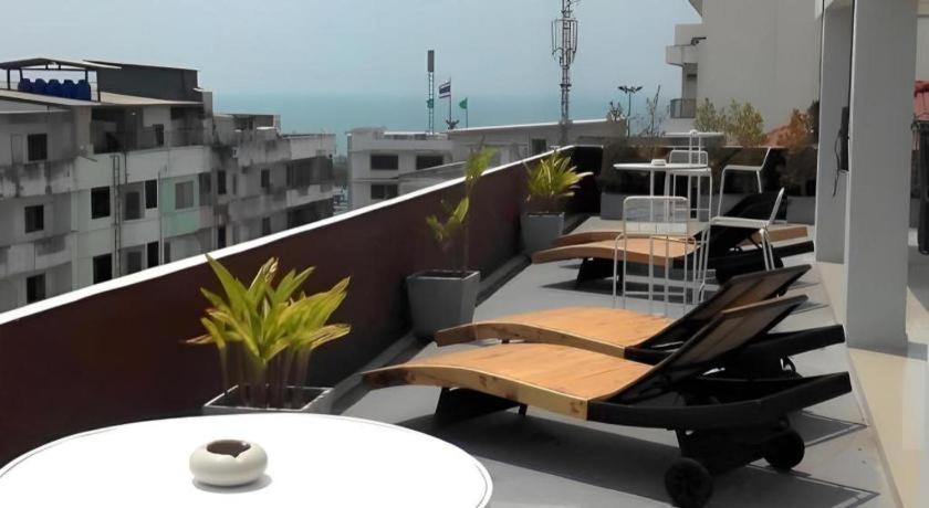By Dee @Jomtien Hotel Pattaya Bagian luar foto
